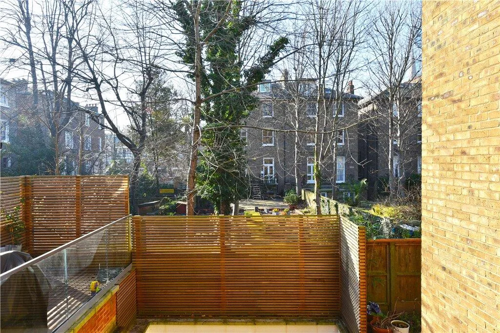 2 bedroom end of terrace house for rent
