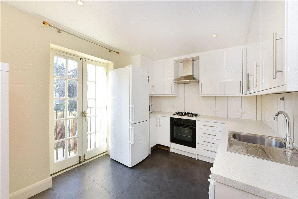 2 bedroom end of terrace house for rent