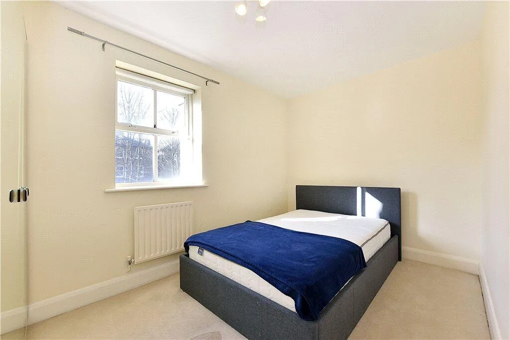 2 bedroom end of terrace house for rent