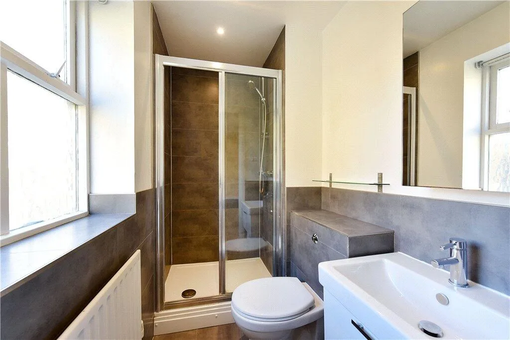2 bedroom end of terrace house for rent