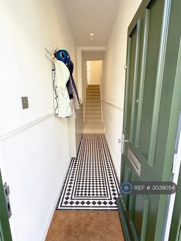 3 bedroom maisonette for rent