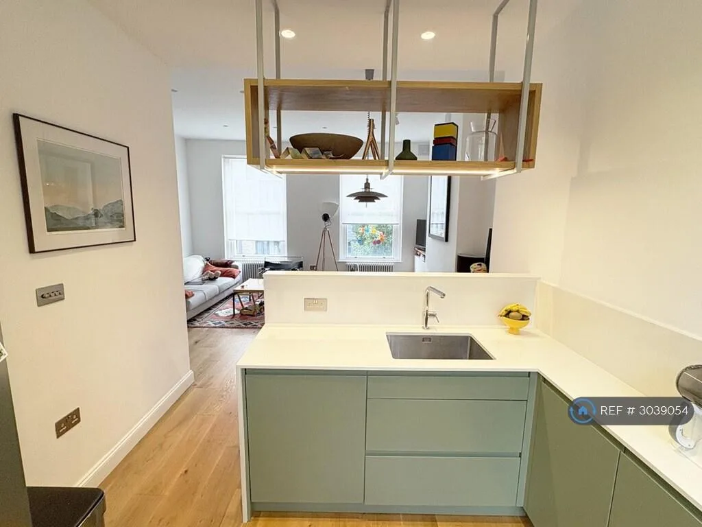 3 bedroom maisonette for rent