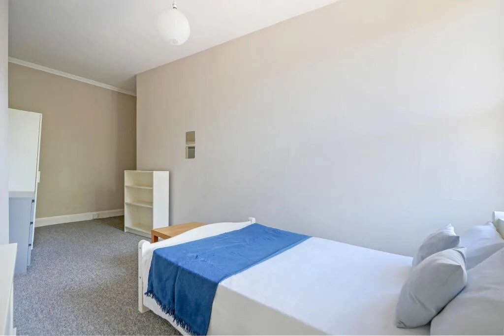 6 bedroom flat for rent