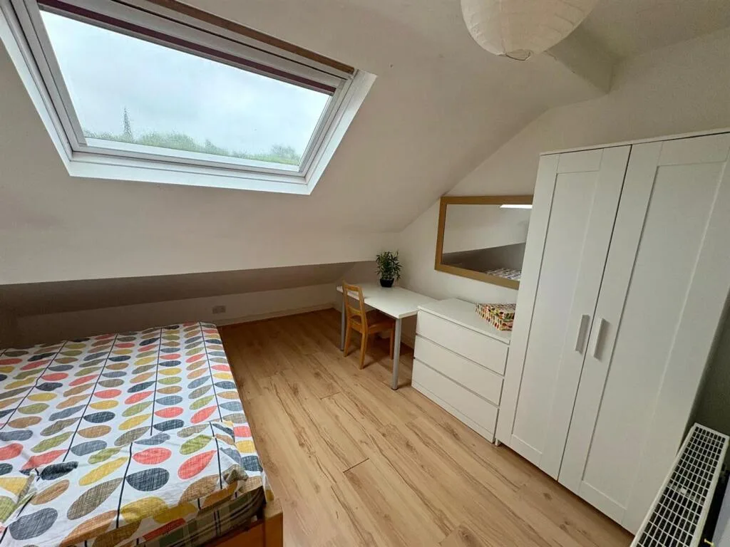 5 bedroom terraced house for rent