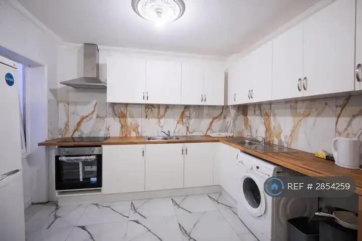 1 bedroom house share for rent