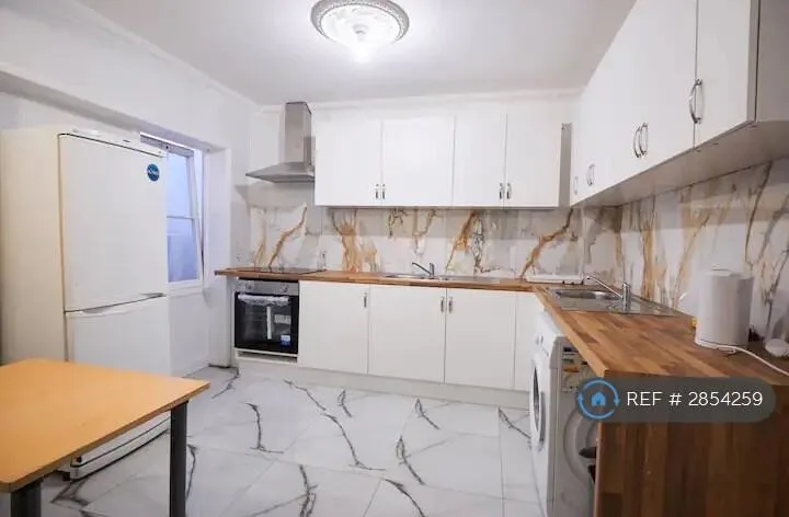 1 bedroom house share for rent