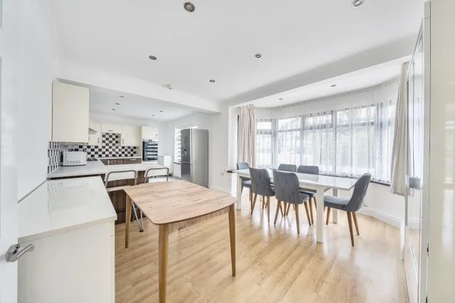 4 bedroom detached house for rent