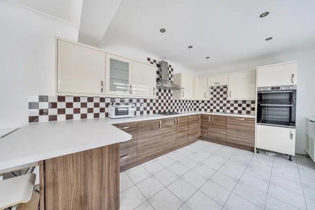 4 bedroom detached house for rent