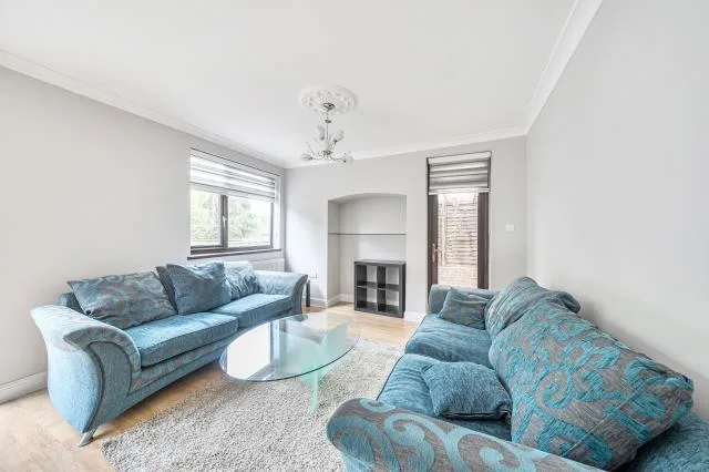 4 bedroom detached house for rent