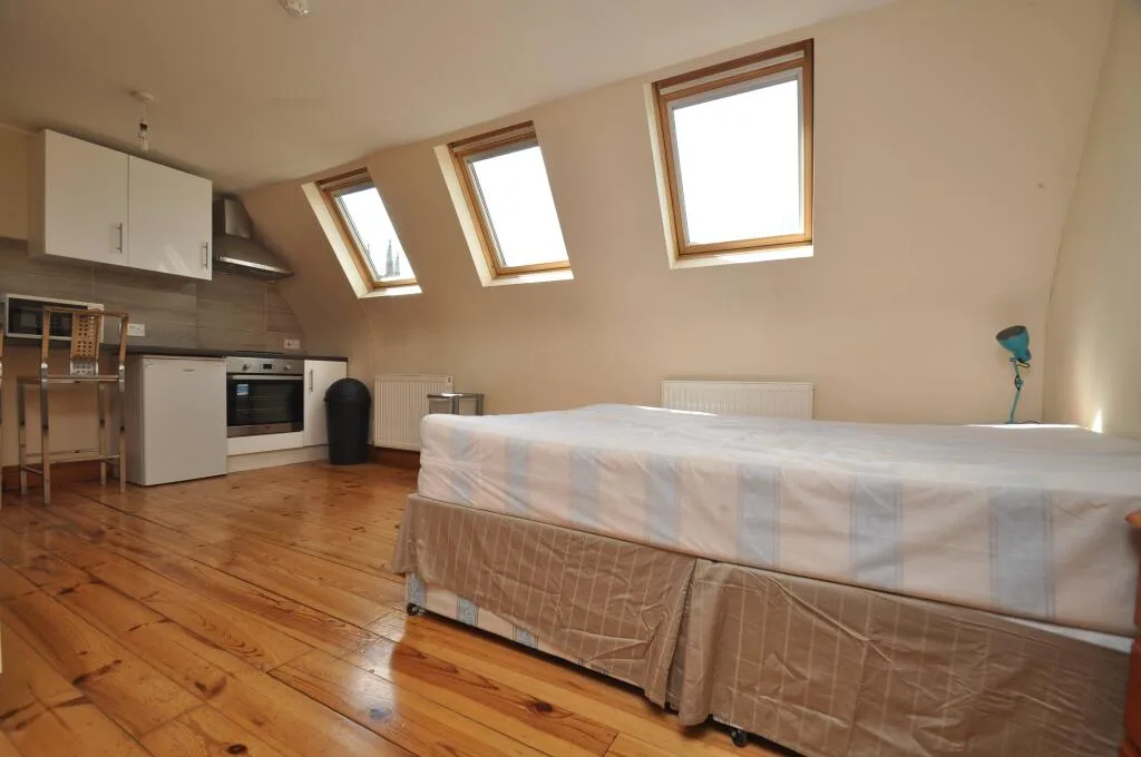 Studio flat for rent