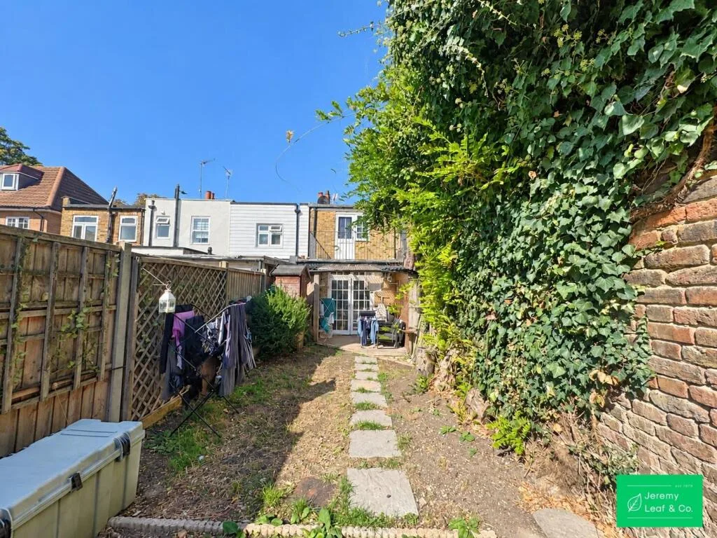 2 bedroom cottage for rent