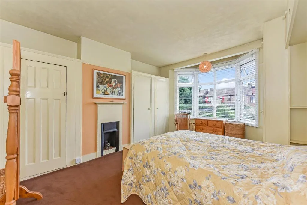 3 bedroom end of terrace house for rent