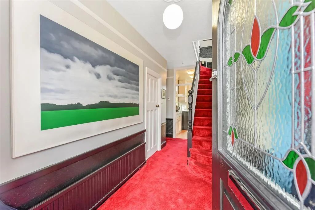 3 bedroom end of terrace house for rent
