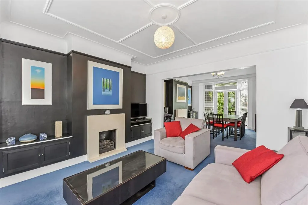 3 bedroom end of terrace house for rent