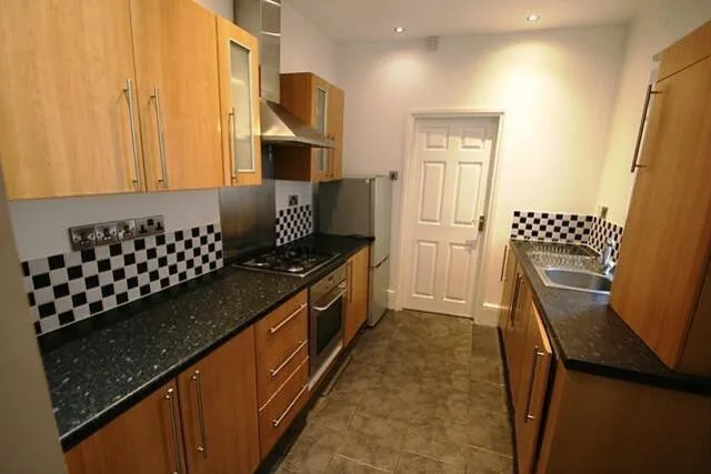 2 bedroom ground floor flat for rent