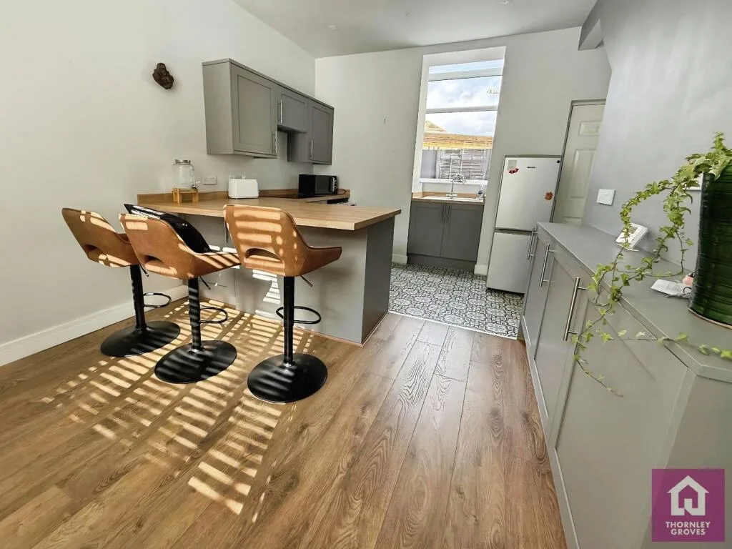 2 bedroom semi-detached house for rent