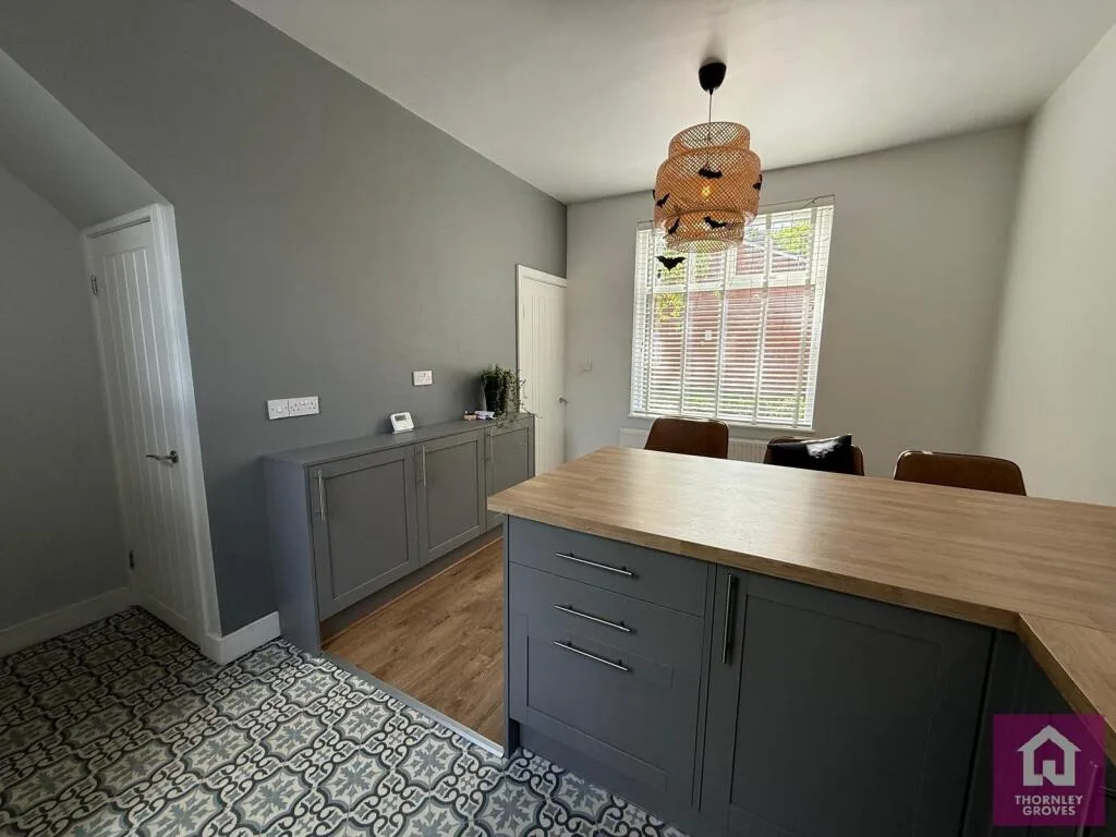 2 bedroom semi-detached house for rent