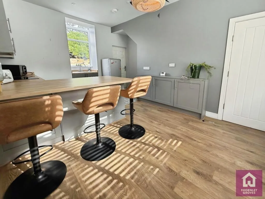 2 bedroom semi-detached house for rent