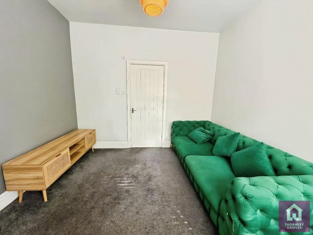 2 bedroom semi-detached house for rent