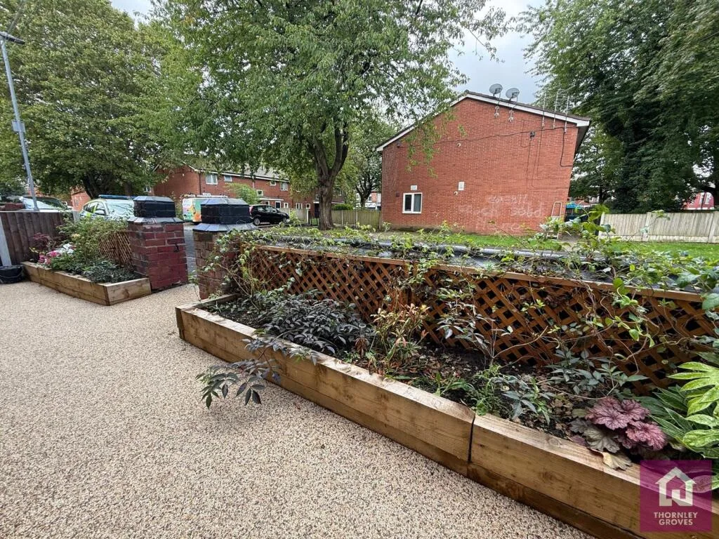 2 bedroom semi-detached house for rent