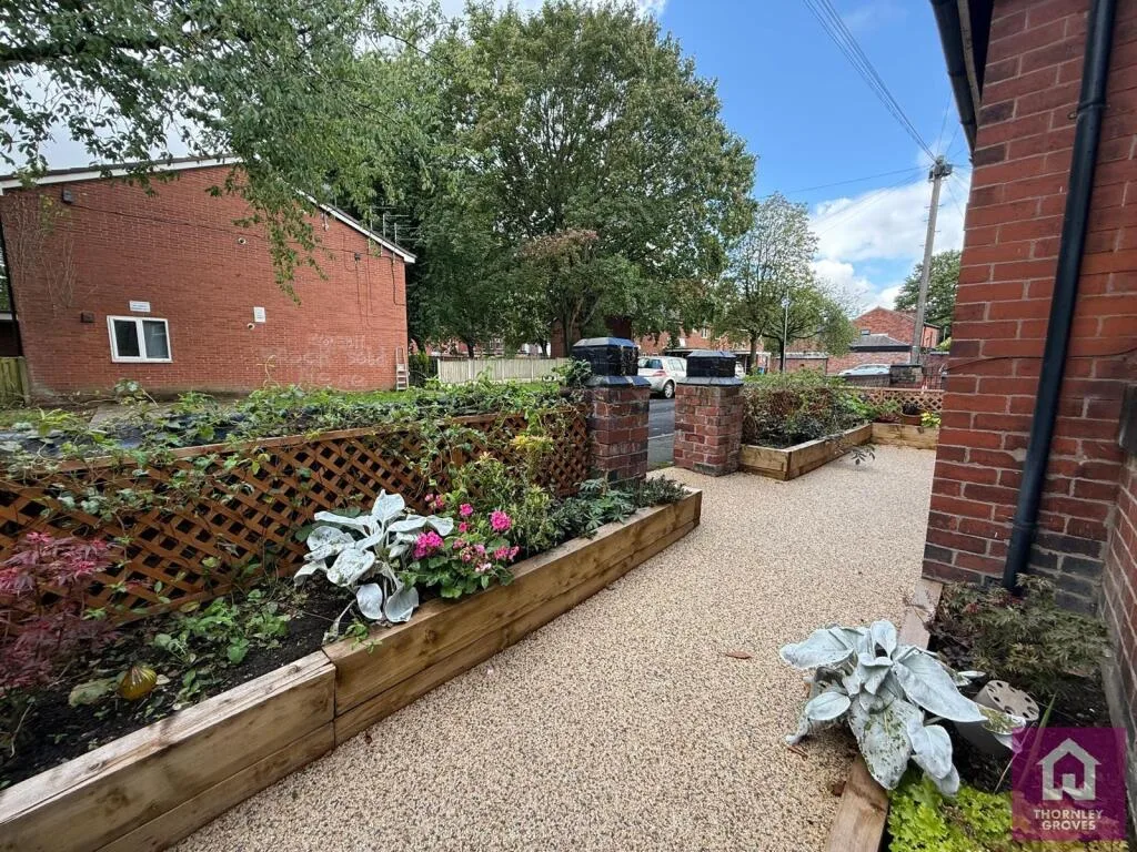 2 bedroom semi-detached house for rent