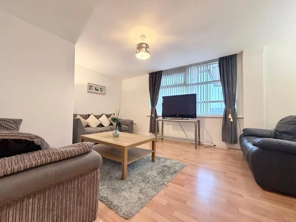 2 bedroom penthouse for rent