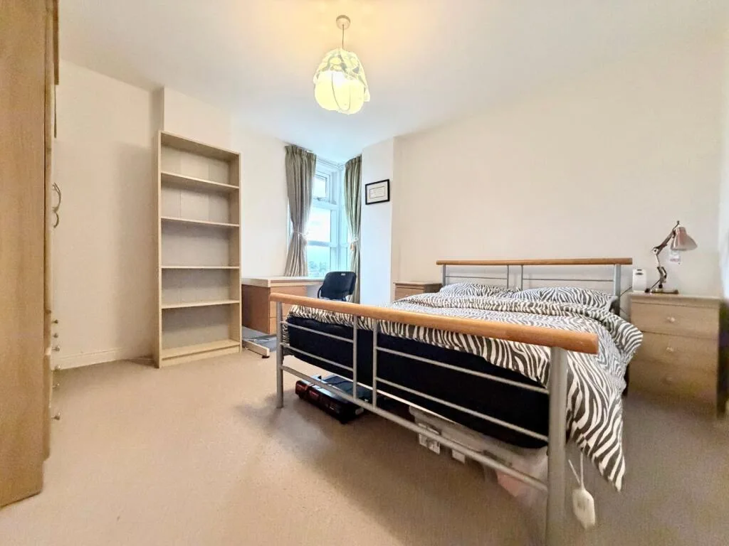 2 bedroom penthouse for rent