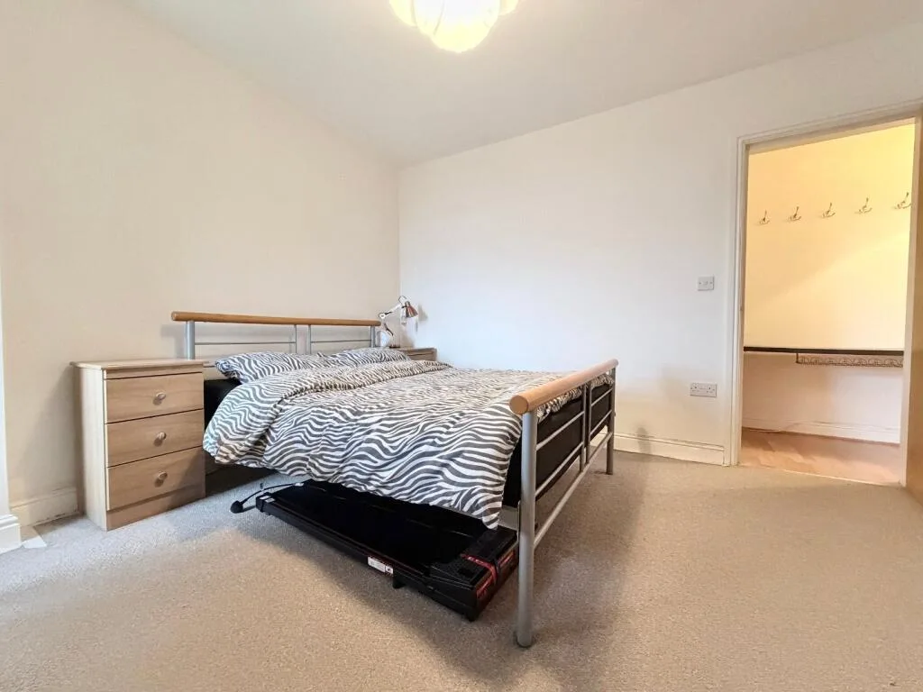 2 bedroom penthouse for rent