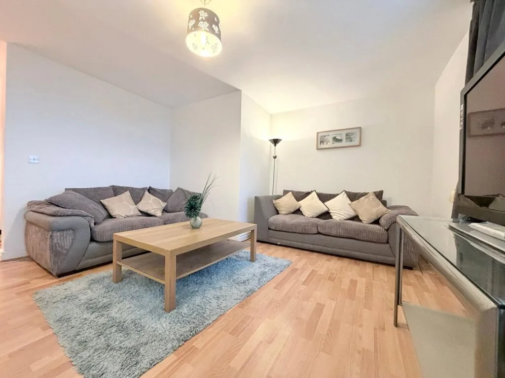 2 bedroom penthouse for rent