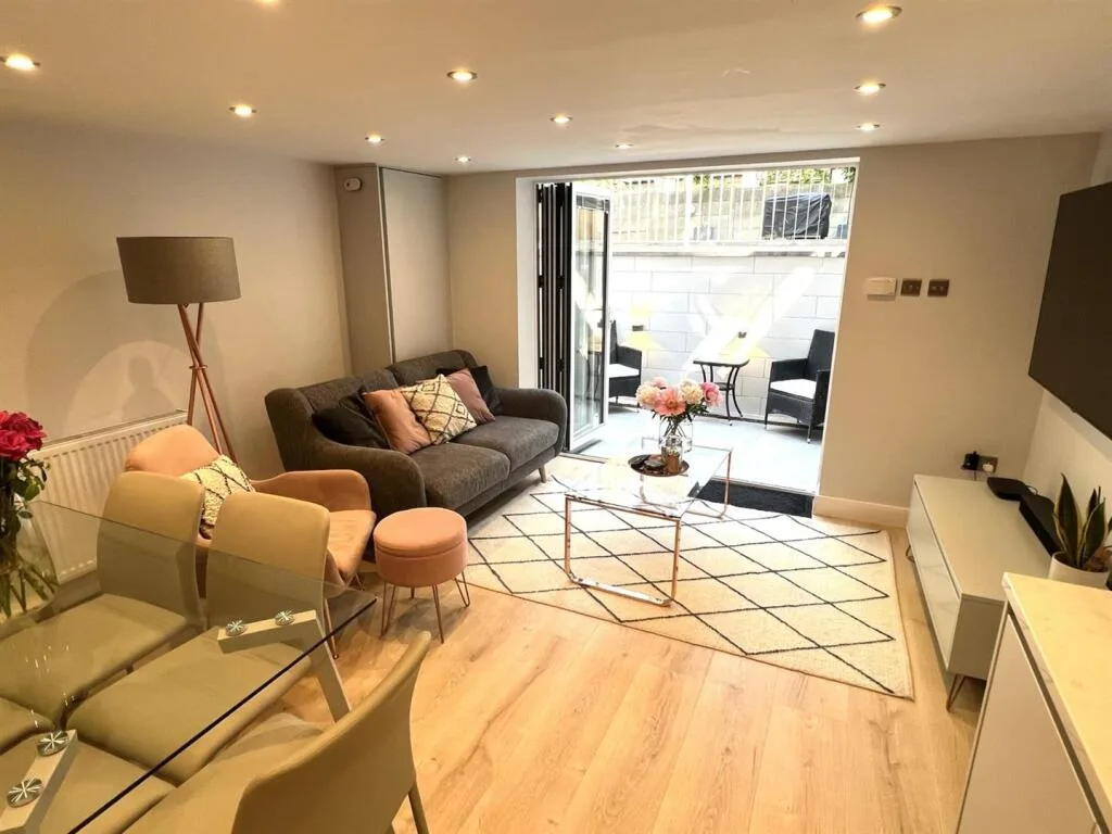 2 bedroom apartment for rent