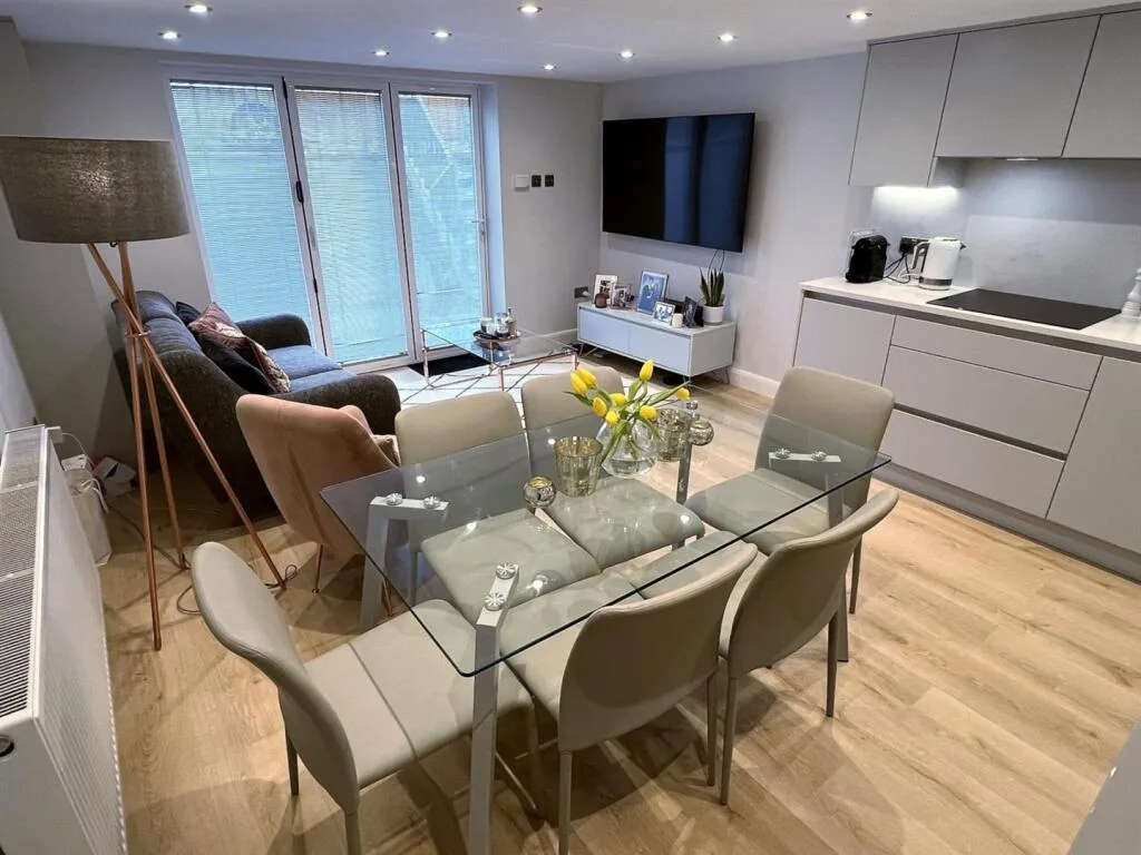 2 bedroom apartment for rent