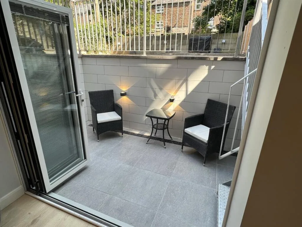 2 bedroom apartment for rent