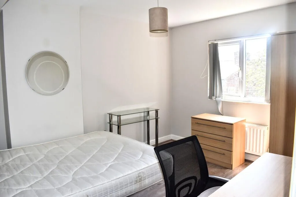 5 bedroom terraced house for rent