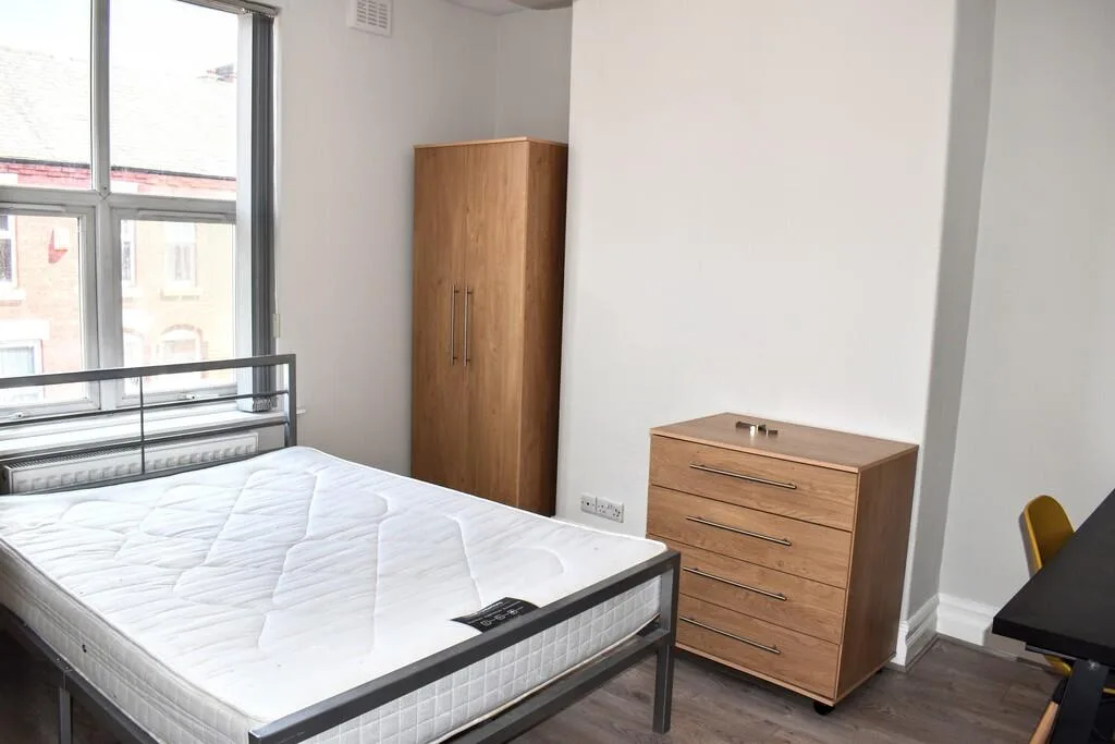 5 bedroom terraced house for rent