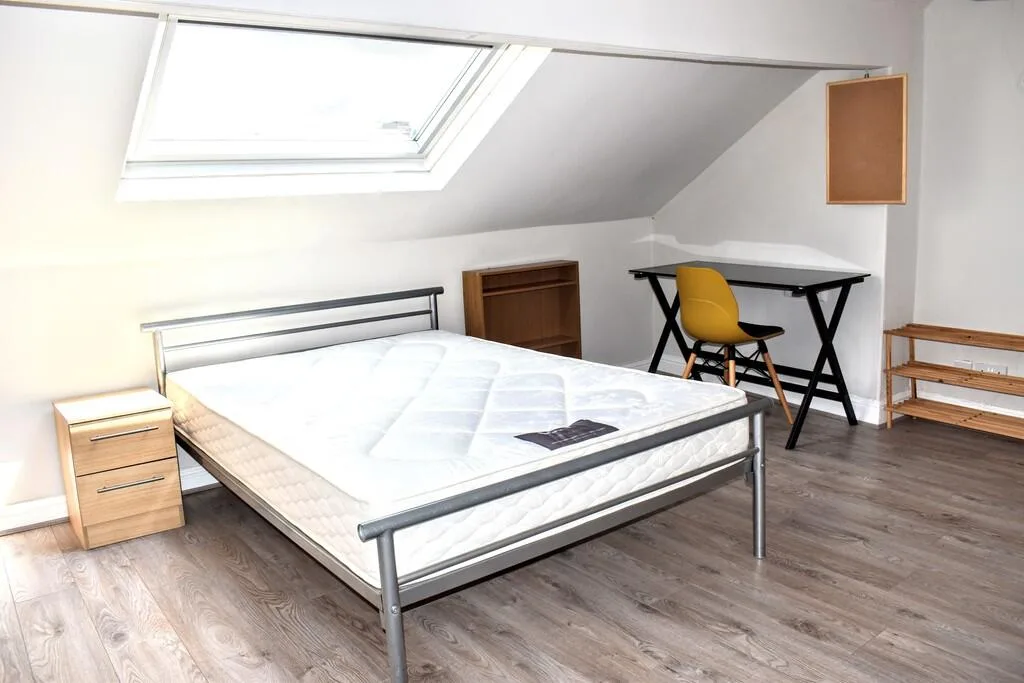 5 bedroom terraced house for rent