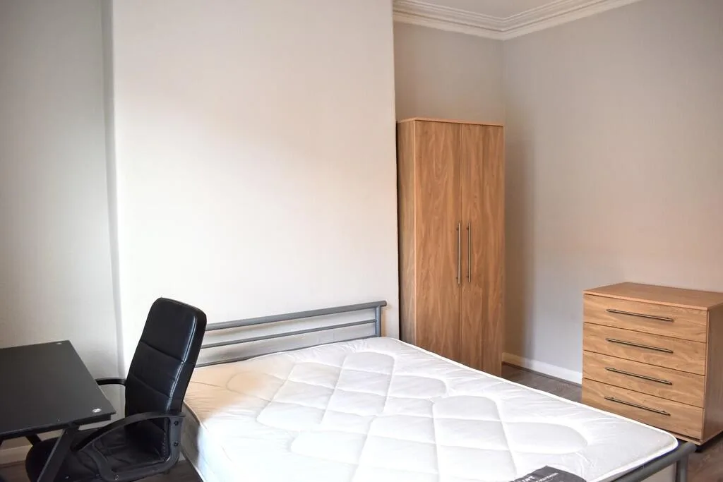5 bedroom terraced house for rent