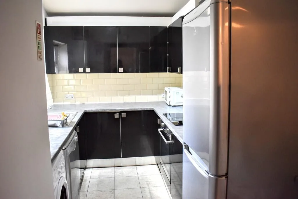 5 bedroom terraced house for rent
