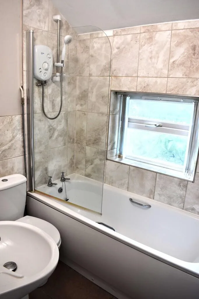 5 bedroom terraced house for rent