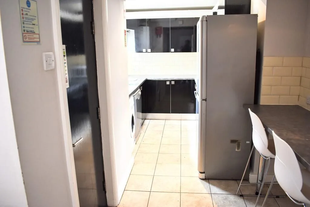 5 bedroom terraced house for rent