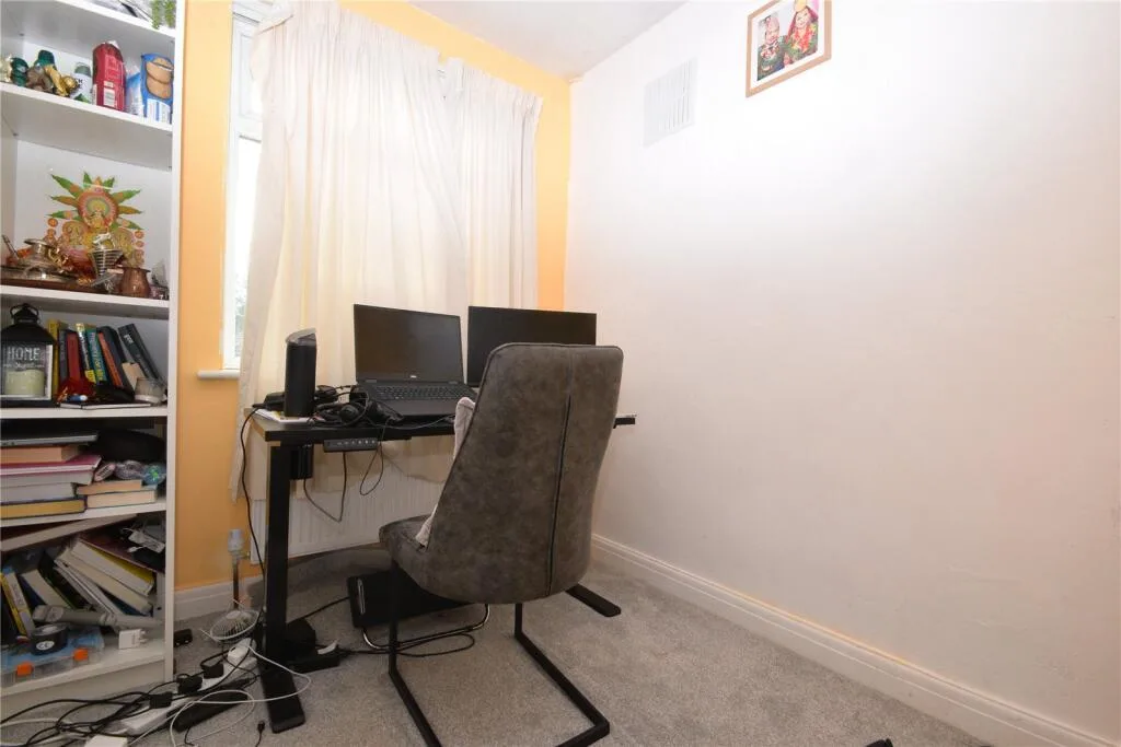 3 bedroom semi-detached house for rent