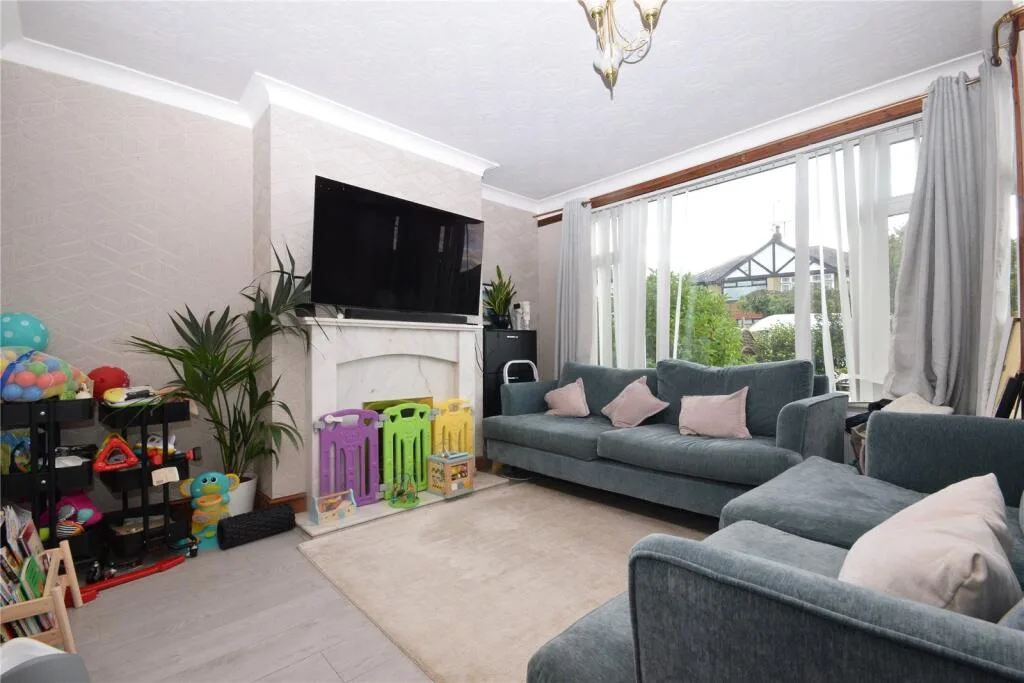 3 bedroom semi-detached house for rent