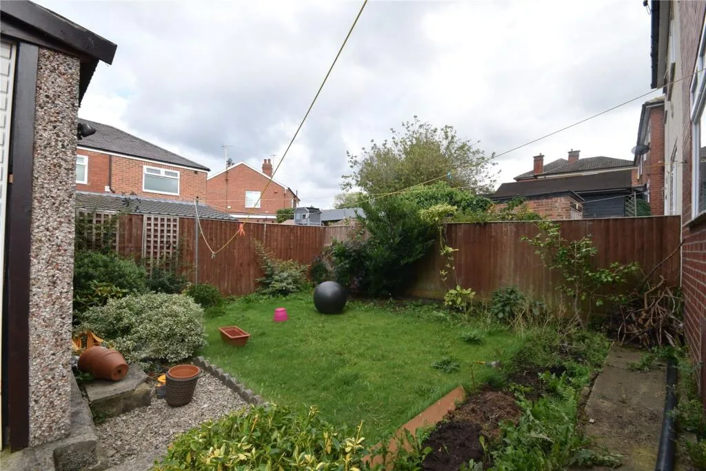 3 bedroom semi-detached house for rent