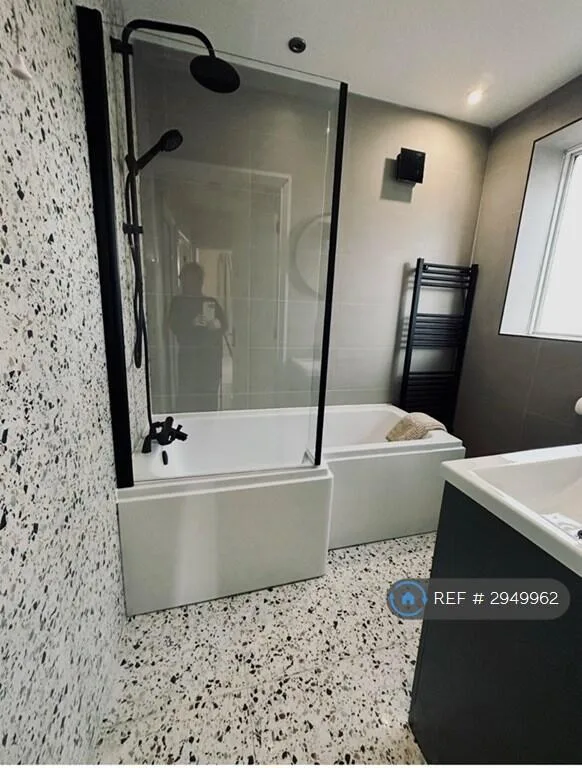 3 bedroom semi-detached house for rent