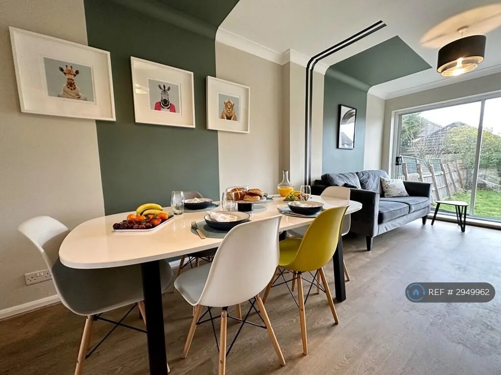 3 bedroom semi-detached house for rent