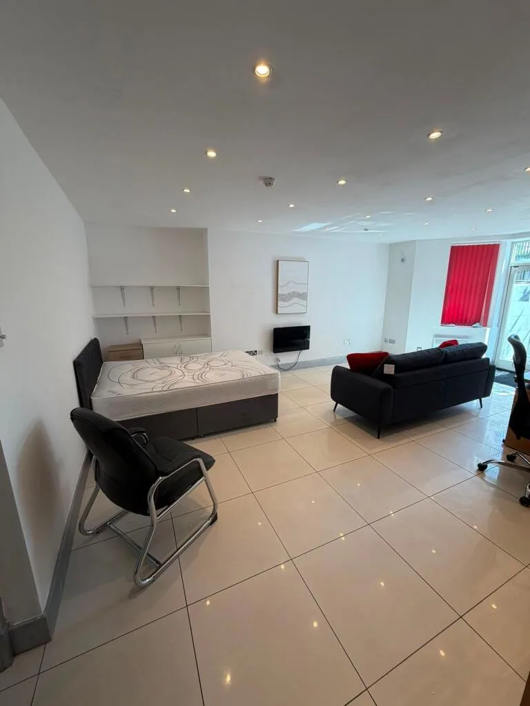 4 bedroom flat for rent