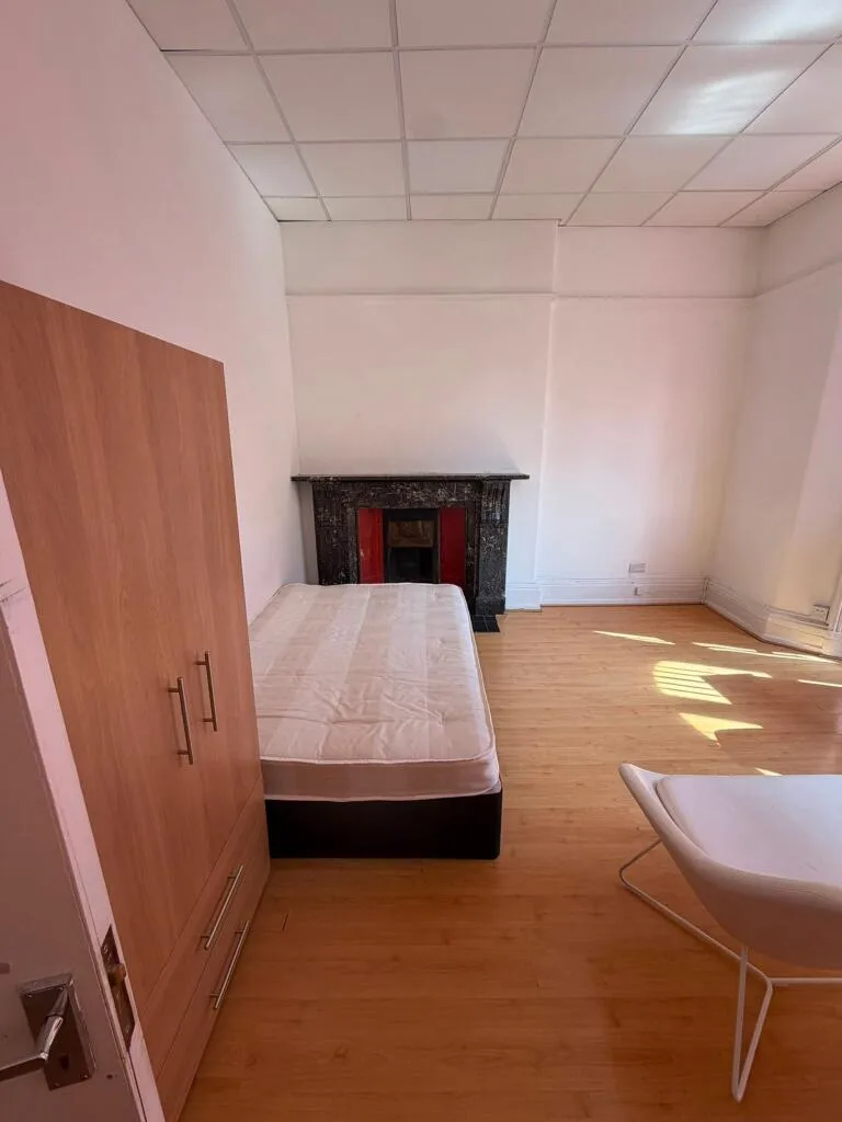 4 bedroom flat for rent