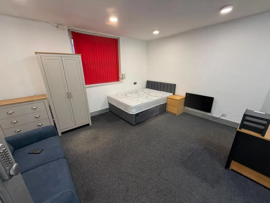 4 bedroom flat for rent