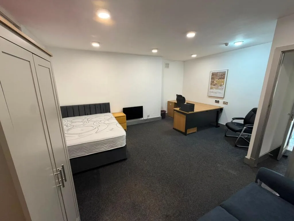4 bedroom flat for rent