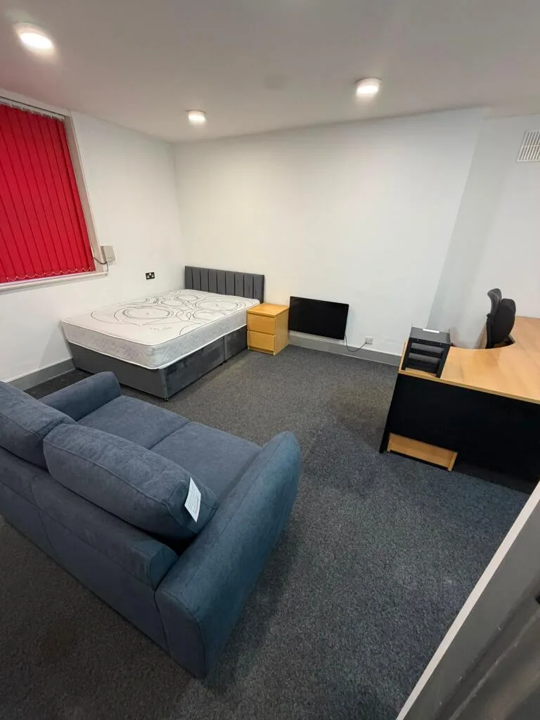 4 bedroom flat for rent