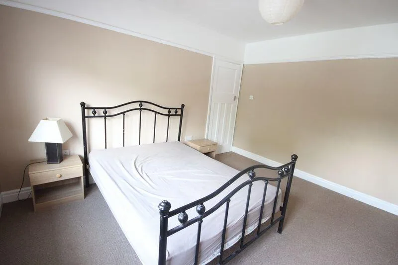 3 bedroom semi-detached house for rent